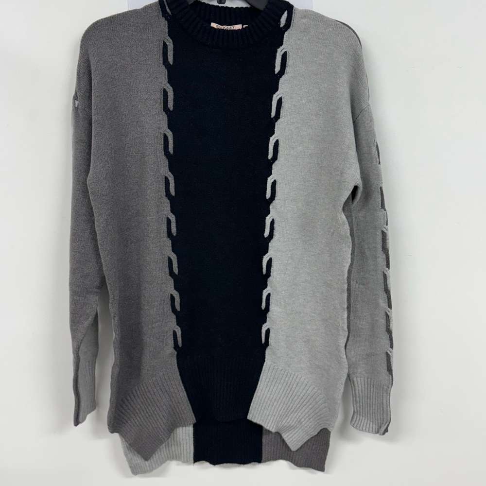 Badgley Mischka Gray and Black Crew Neck Sweater with Geometric Design